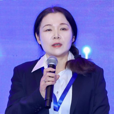 安徽省阜南縣人民法院黨組成員、副院長(cháng)、四級高級法官胡春燕