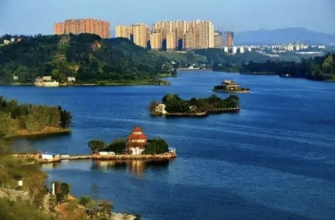 內江市隆昌市探索政務(wù)服務(wù)“四心”解法，助力“銀齡族”跨越“數字?zhù)櫆稀?></a></div> <div   id=