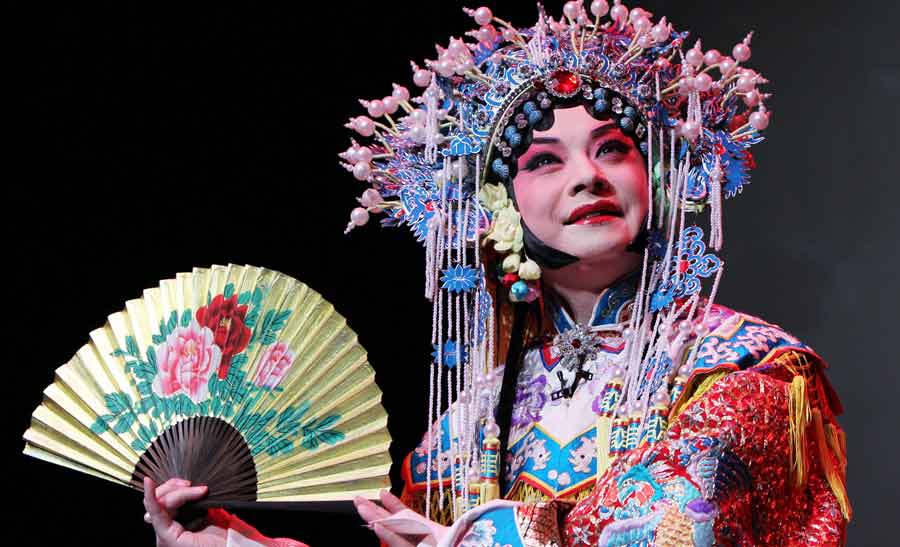 “文化中國·四海同春”為巴黎觀(guān)眾獻視聽(tīng)盛宴