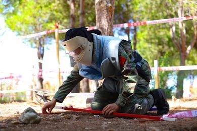 中國第21批赴黎維和官兵通過(guò)聯(lián)合國掃雷、排爆資質(zhì)認證
