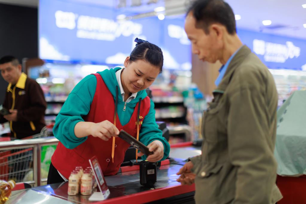 貴州黔南：“數字底座”賦能產(chǎn)業(yè)發(fā)展與社會(huì )治理