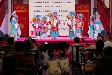 百年老會(huì )館 娃娃大戲臺