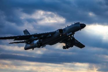 向著(zhù)新的勝利，奮飛——空軍航空兵某團飛行二大隊鍛造空中鐵拳紀事