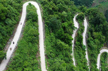 國道之行 從雪山奔向大海丨聽(tīng)說(shuō)過(guò)“龍拐路”嗎？這就是!