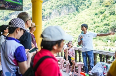 “我在世界最高橋下開(kāi)農家樂(lè )！”