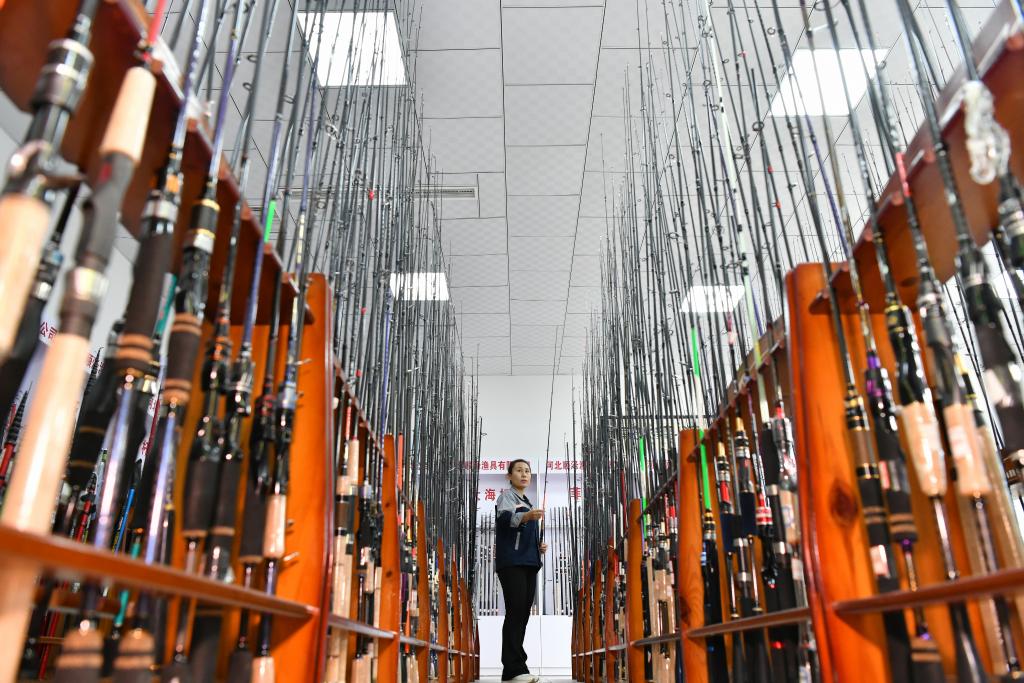 河北肅寧：小魚(yú)竿“釣出”國際大市場(chǎng)