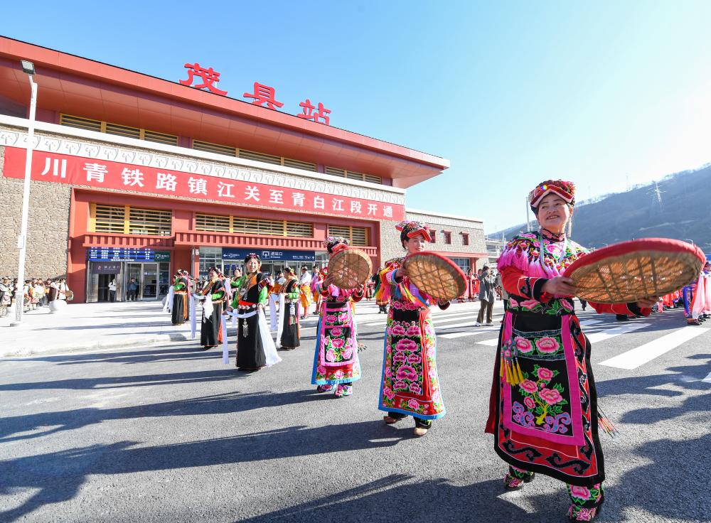 川青鐵路四川首段貫通運營(yíng)