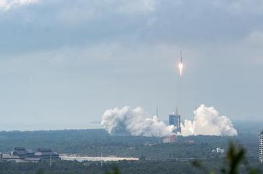 新華全媒＋丨天舟五號貨運飛船發(fā)射任務(wù)取得圓滿(mǎn)成功