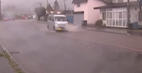 傾盆！日本北海道遭遇“創(chuàng  )紀錄短時(shí)暴雨”